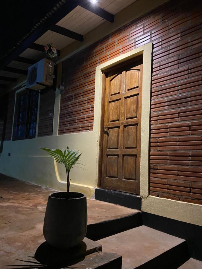 Hospedaje El Tucan ปูแอร์โตอีกวาซู ภายนอก รูปภาพ