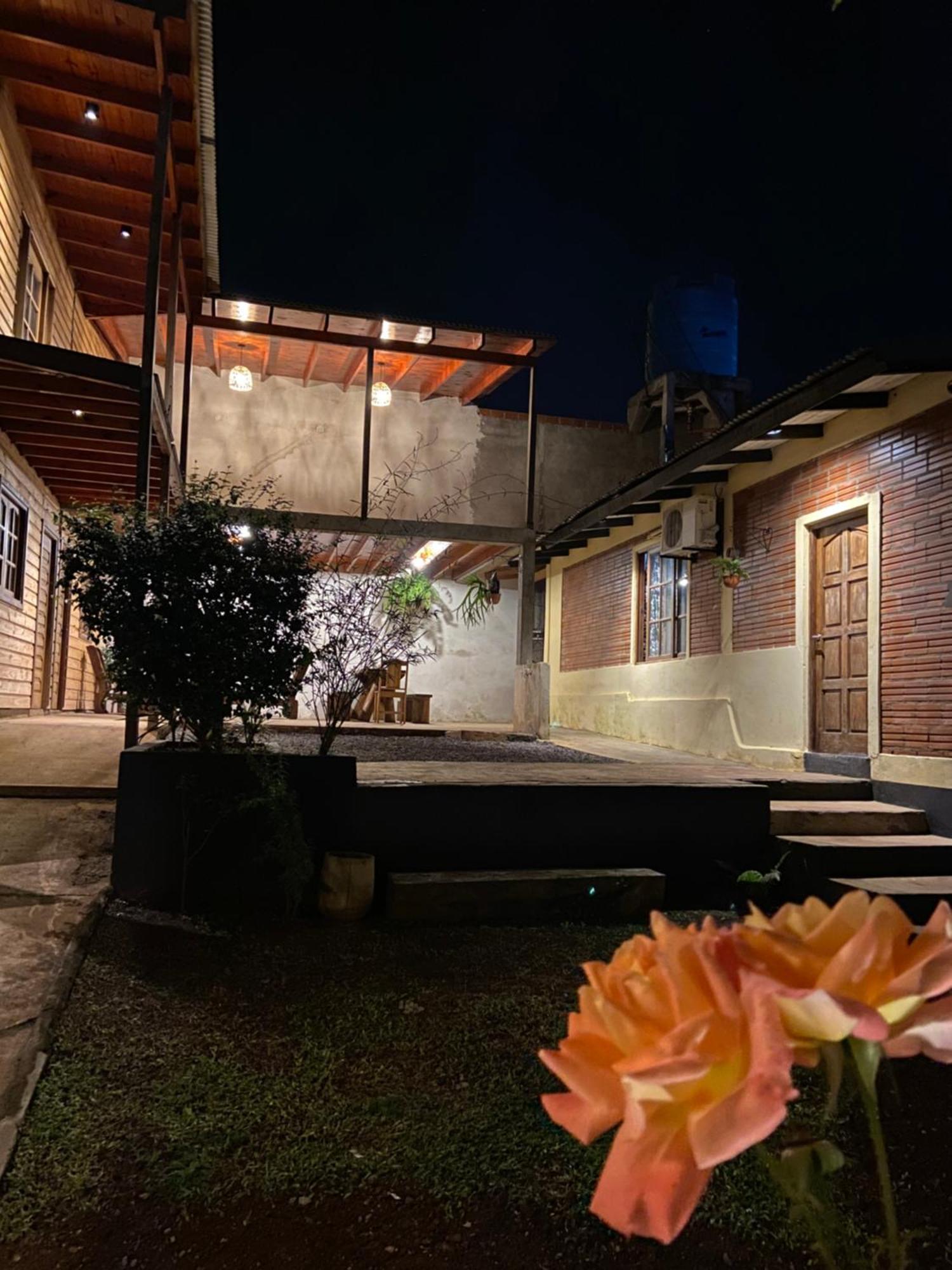 Hospedaje El Tucan ปูแอร์โตอีกวาซู ภายนอก รูปภาพ