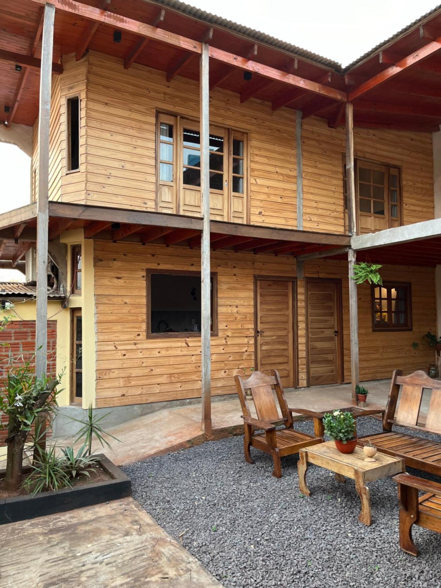Hospedaje El Tucan ปูแอร์โตอีกวาซู ภายนอก รูปภาพ
